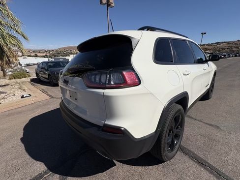 Used 2019 Jeep Cherokee Latitude Plus AWD/4WD image 5