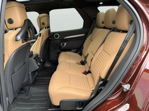 Certified 2026 Land Rover Discovery Limited Edition AWD/4WD image 24