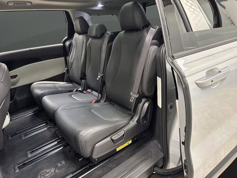 Used 2024 Kia Carnival SX Prestige image 30