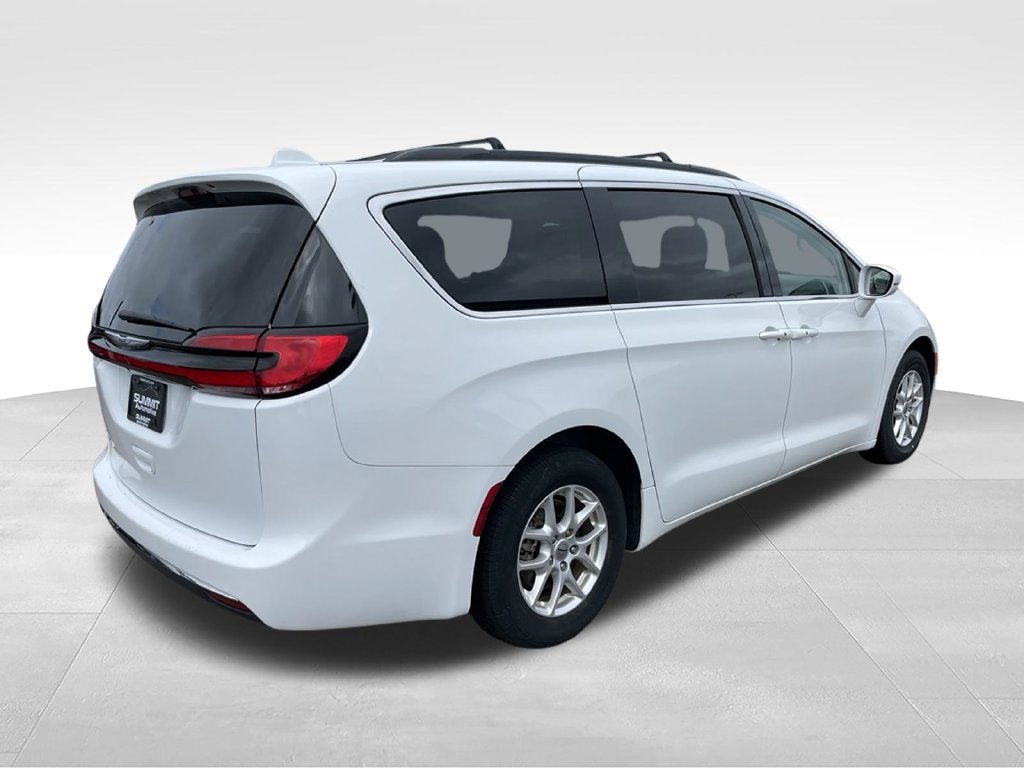Used 2022 Chrysler Pacifica Touring-L FWD image 4