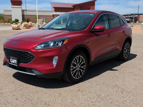 Used 2022 Ford Escape SEL w/ Technology Package FWD image 9