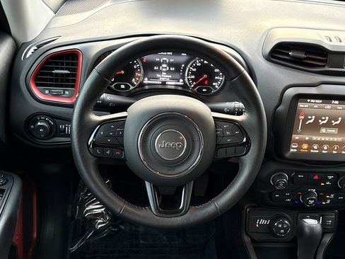 Used 2022 Jeep Renegade Trailhawk image 21