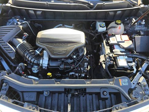 Used 2019 Cadillac XT5 FWD image 34