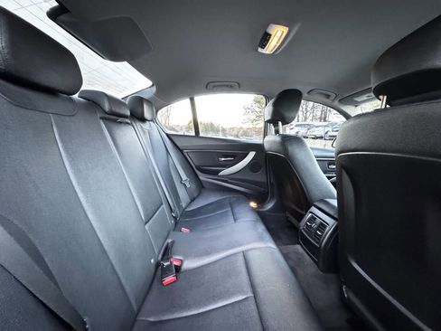 Used 2018 BMW 320i Sedan image 13