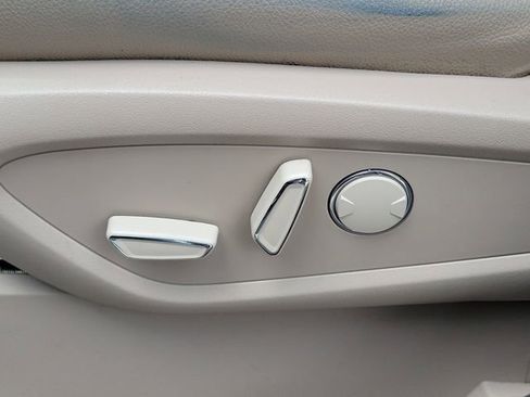 Certified 2022 Lincoln Nautilus FWD w/ Premium Package image 13