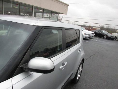 Used 2015 Kia Soul FWD image 33