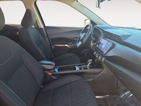 Used 2023 Nissan Kicks SV image 15