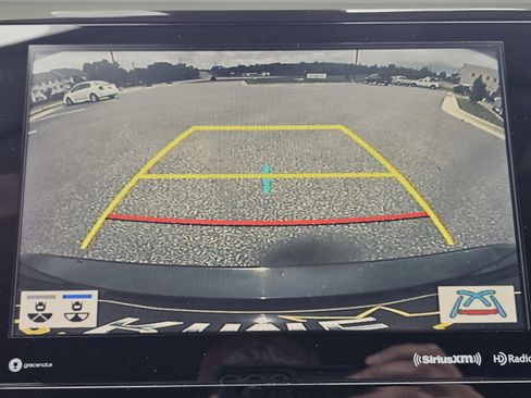 Used 2022 Toyota Camry XLE w/ Carpet Mat Package (TMS) FWD image 14