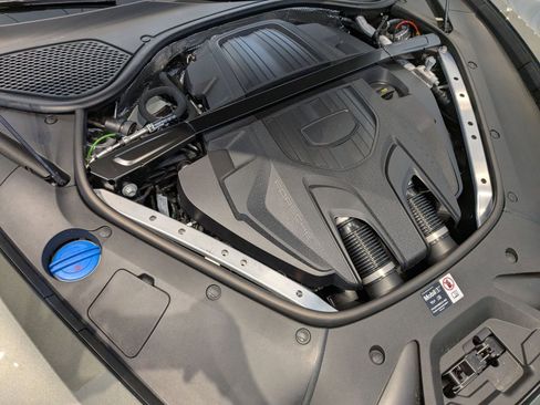 Certified 2025 Porsche Panamera image 27