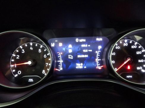 Used 2018 Jeep Compass Limited w/ Navigation Group image 18