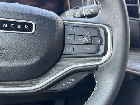 Used 2024 Jeep Wagoneer Series II AWD/4WD image 19