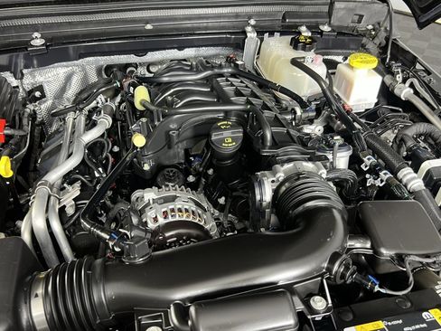 Certified 2024 Jeep Gladiator Sport image 34