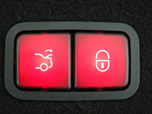 Used 2017 Mercedes-Benz S 550 Sedan w/ Sport Package w/ Sport Package image 68