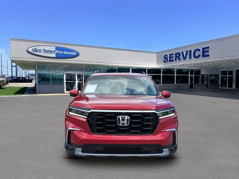 Used 2025 Honda Pilot Elite image 3