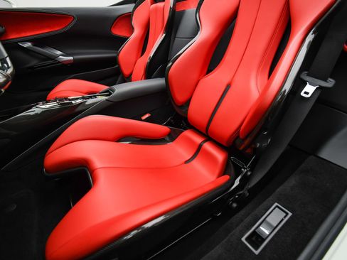 Used 2022 Ferrari SF90 Spider image 55