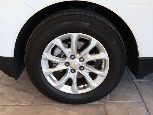 Used 2020 Chevrolet Equinox LS w/ LS Convenience Package image 9