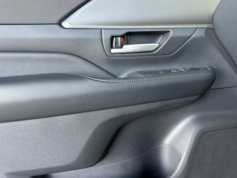 Certified 2025 Toyota Grand Highlander FWD image 13