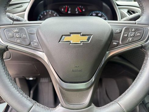Used 2025 Chevrolet Malibu RS FWD image 16