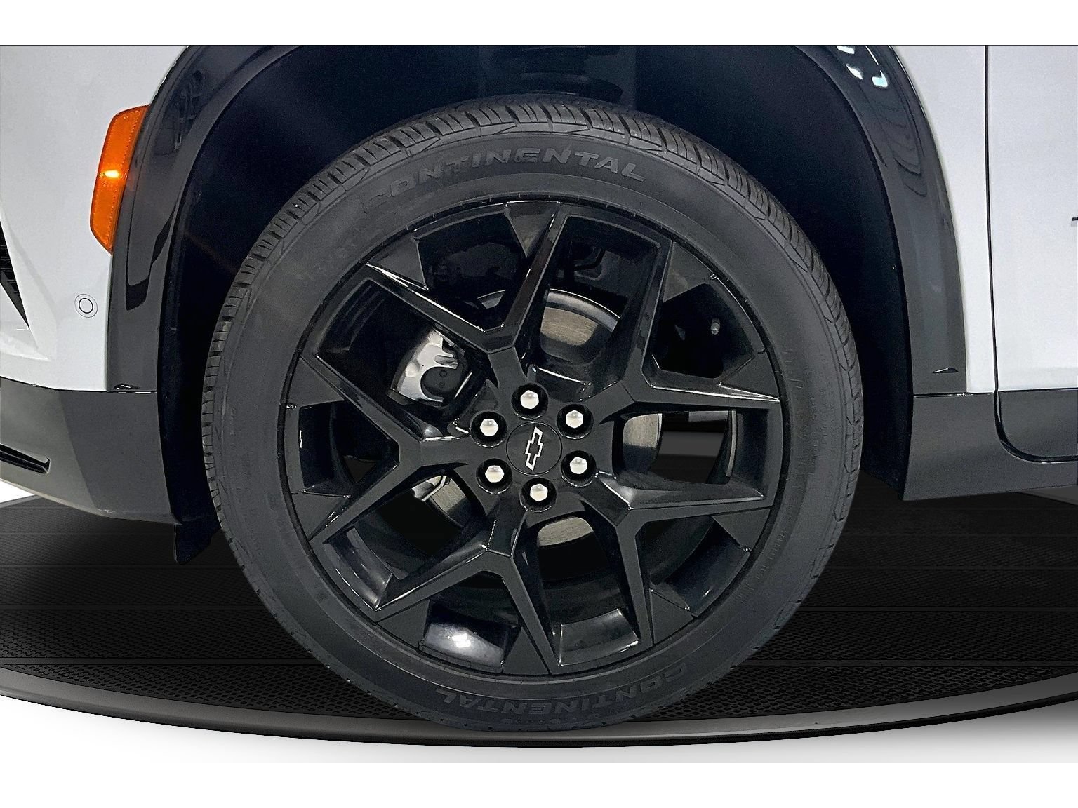 New 2026 Chevrolet Traverse RS w/ LPO, Floor Liner Package FWD image 13