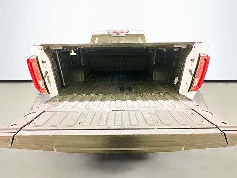 Used 2024 GMC Sierra 1500 AT4 w/ Technology Package image 28