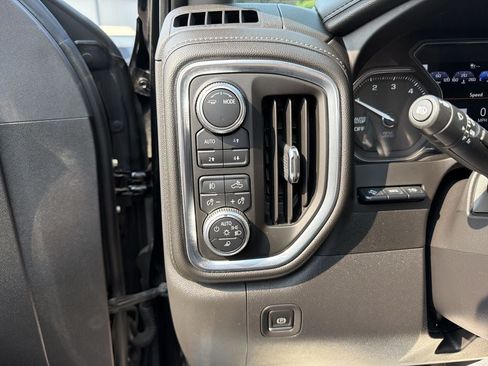 Used 2020 GMC Sierra 1500 Denali w/ Denali Premium Package AWD/4WD image 18