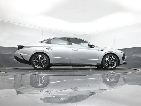 New 2026 Hyundai Sonata SEL FWD image 40