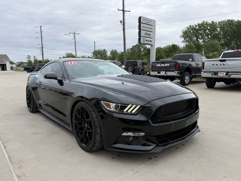 Used 2017 Ford Mustang GT w/ Black Accent Package RWD image 29