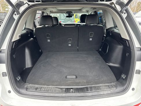 Used 2023 Jeep Grand Cherokee 4WD 4xe w/ Luxury Tech Group II image 38