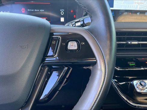 Used 2025 Lincoln Corsair Reserve FWD image 14