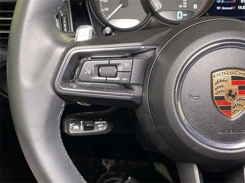 Used 2025 Porsche Macan image 43