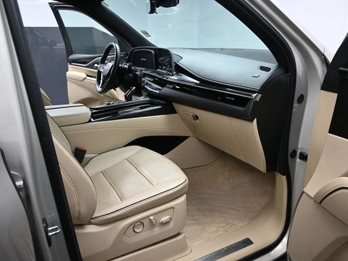Certified 2024 Cadillac Escalade ESV Premium Luxury AWD/4WD image 22
