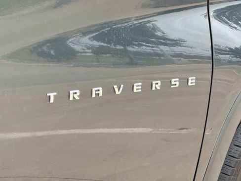 Used 2021 Chevrolet Traverse LT w/ LT Premium Package AWD/4WD image 16