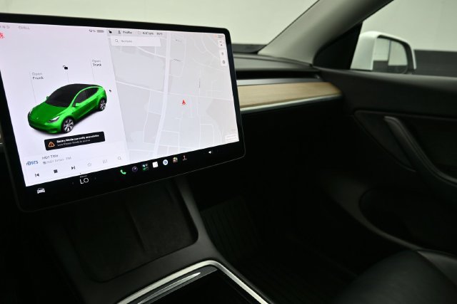 Used 2022 Tesla Model Y Long Range AWD/4WD image 27