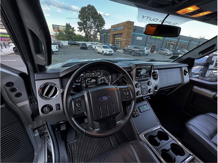 Used 2016 Ford F550 4x4 SuperCab Super Duty image 2