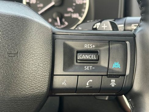 Certified 2025 Nissan Rogue SV FWD image 16