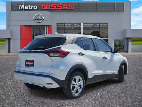 New 2025 Nissan Kicks Play S image 3