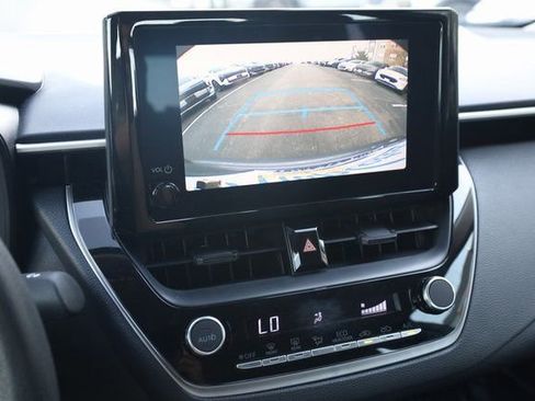 Used 2025 Toyota Corolla LE image 18