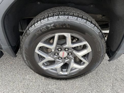 Used 2023 GMC Sierra 1500 SLT w/ SLT Premium Plus Package AWD/4WD image 36