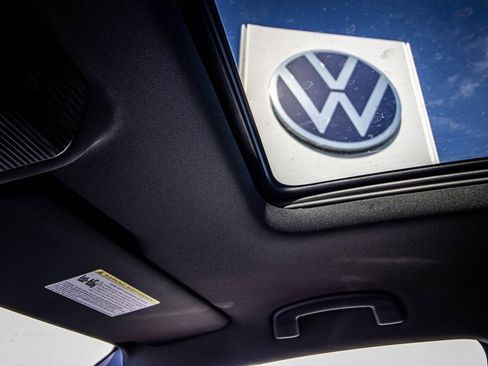 New 2026 Volkswagen Atlas Cross Sport SE image 43