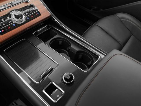Used 2024 Lincoln Aviator AWD w/ Premium Package image 25