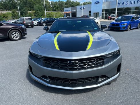 Used 2023 Chevrolet Camaro LT RWD image 3