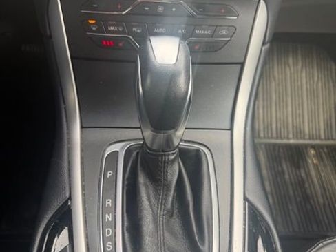 Used 2018 Ford Edge SEL w/ Equipment Group 201A AWD/4WD image 25