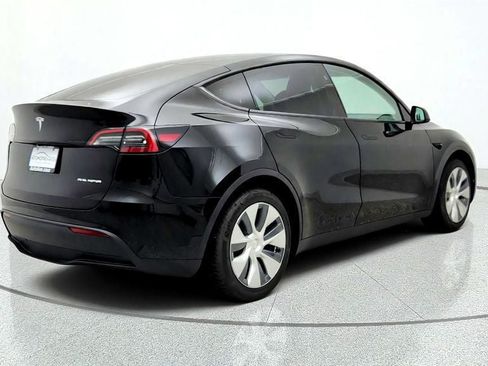Used 2023 Tesla Model Y Long Range AWD/4WD image 5