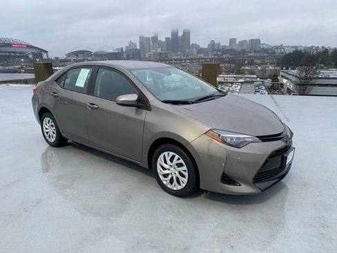 Used 2019 Toyota Corolla LE image 22
