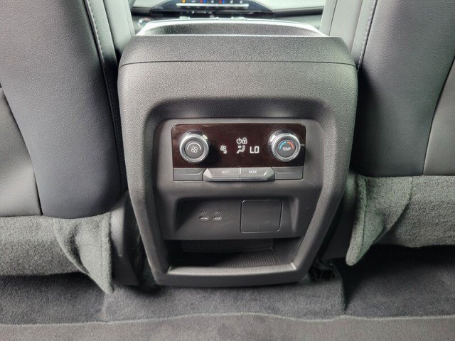 Used 2026 Buick Enclave Sport Touring FWD image 27
