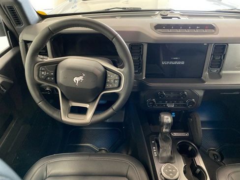 New 2025 Ford Bronco Badlands image 11