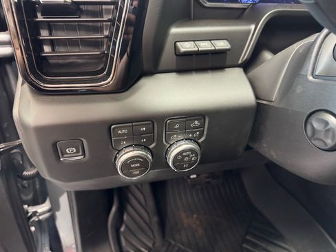 New 2026 GMC Sierra 1500 AT4 w/ AT4 Premium Package AWD/4WD image 17