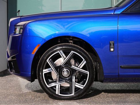 New 2026 Rolls-Royce Cullinan Black Badge image 12