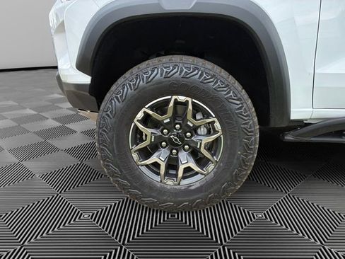 New 2026 Chevrolet Colorado ZR2 w/ Technology Package AWD/4WD image 9