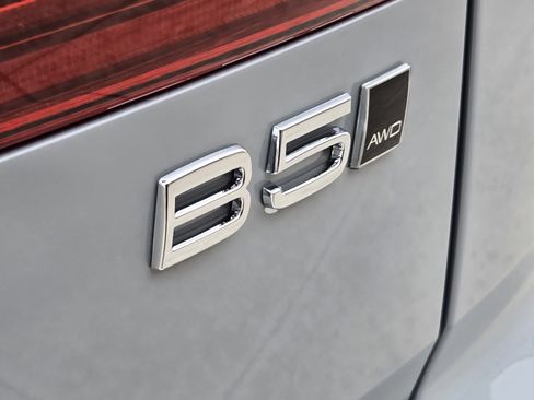 Used 2026 Volvo XC60 B5 Plus w/ Protection Package Premier AWD/4WD image 36